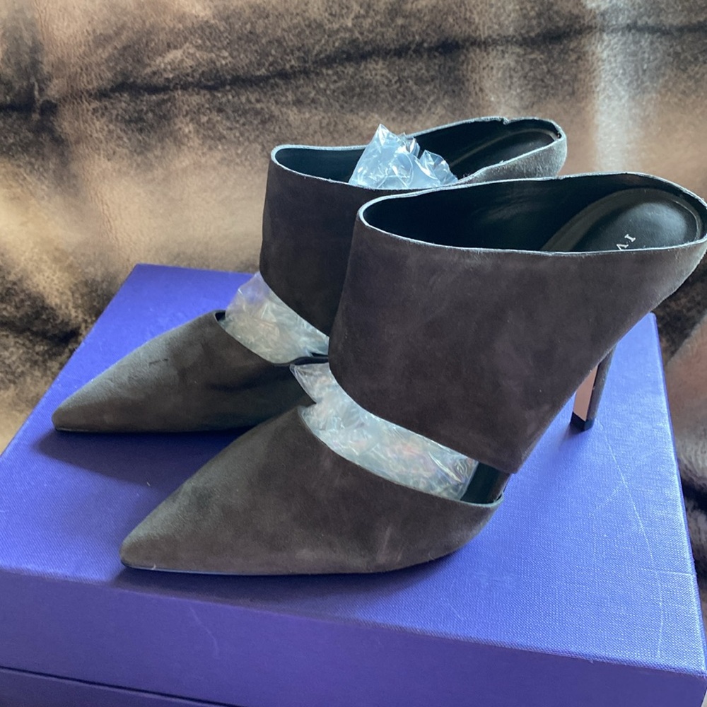 Ivanka Trump Suede Leather Dark Gray Shoes Never Used